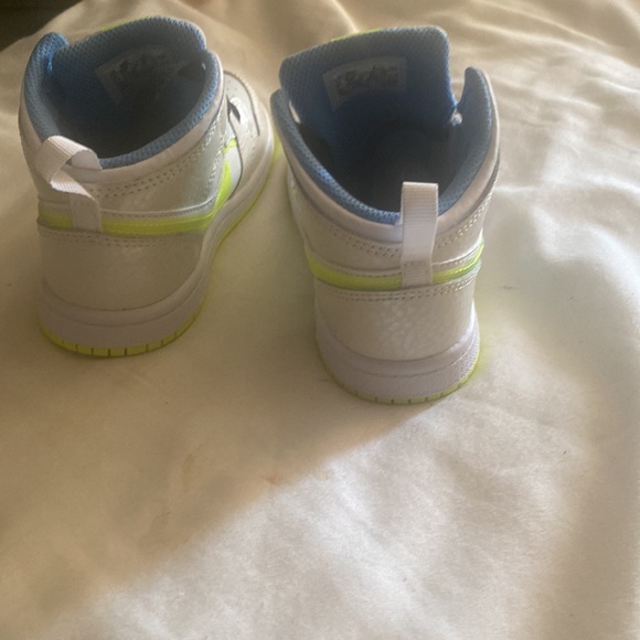 Kids air Jordan’s - Picture 4 of 5